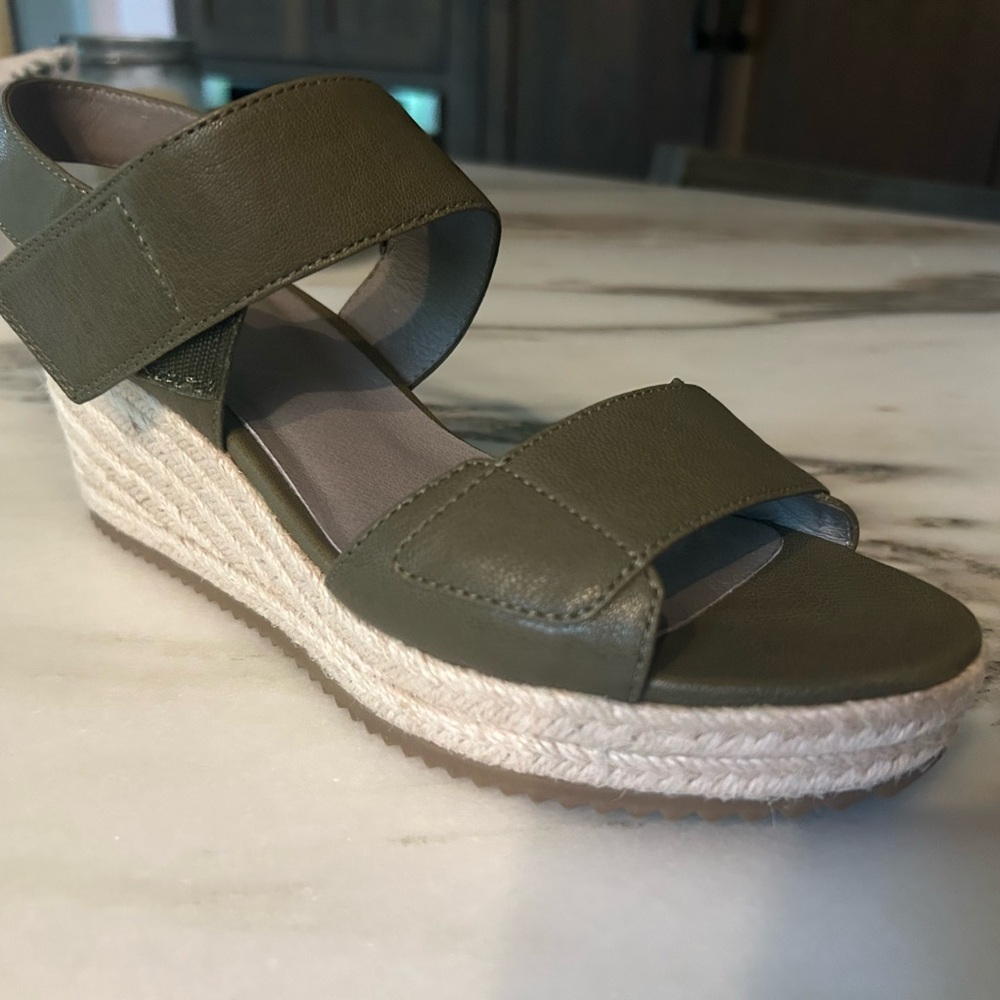 Eileen Fisher Olive Leather Women's espadrille wedges